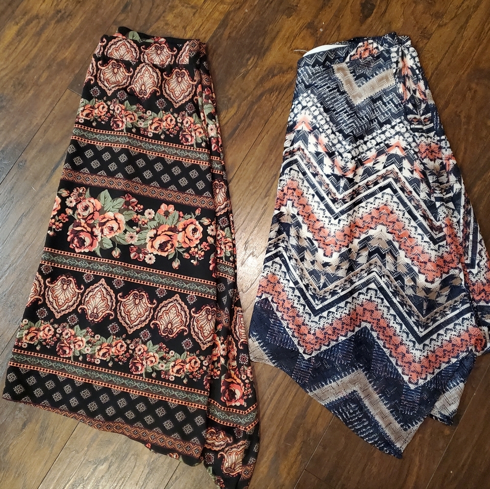 ✨️BUNDLE - set of 2! ✨️ Black Floral and Blue Chevron Maxi Skirts